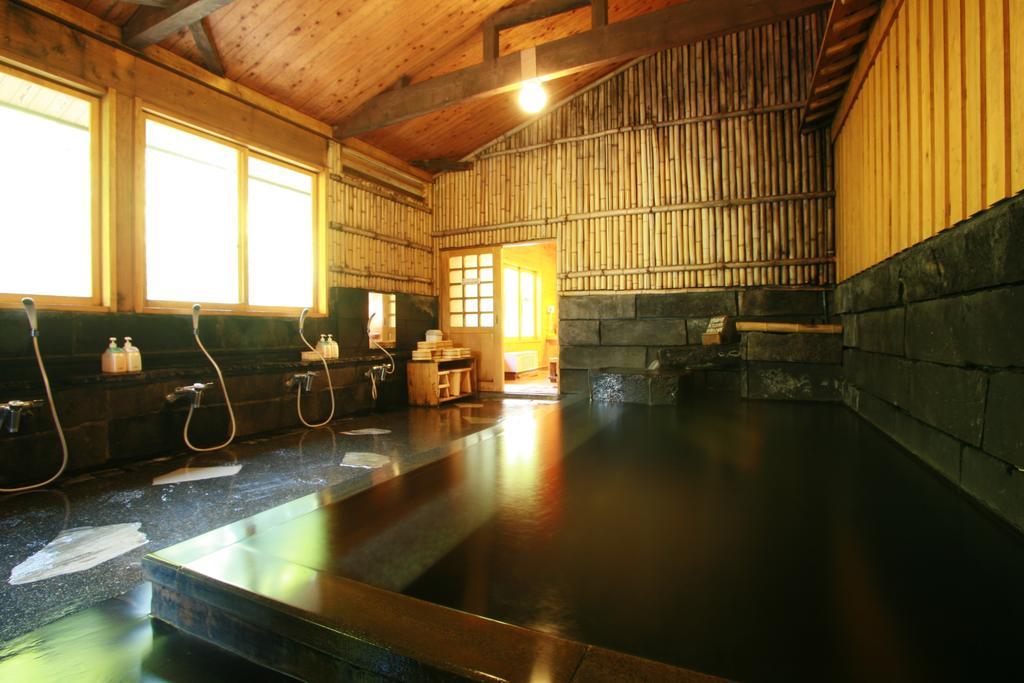 Kurokawa Onsen Oku No Yu Hotel Minamioguni Ngoại thất bức ảnh