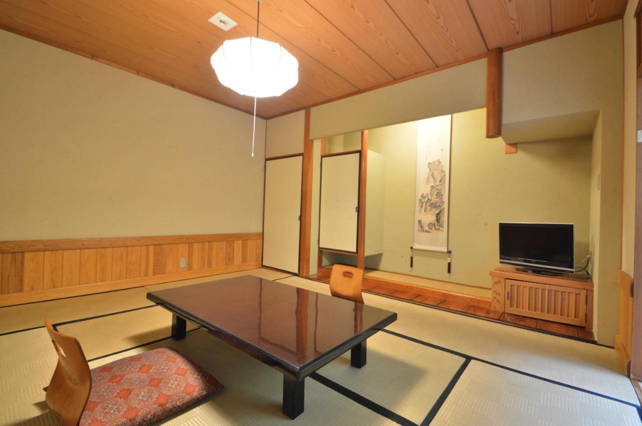 Kurokawa Onsen Oku No Yu Hotel Minamioguni Ngoại thất bức ảnh